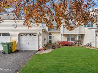 565 Woodbine Lane, Lakewood, NJ 08701