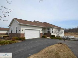 302 Barrington Cir, Lansing, MI 48917