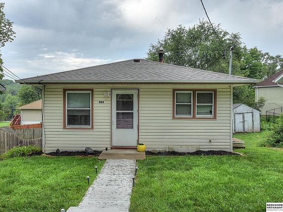 2nd image of 904 N 12th St