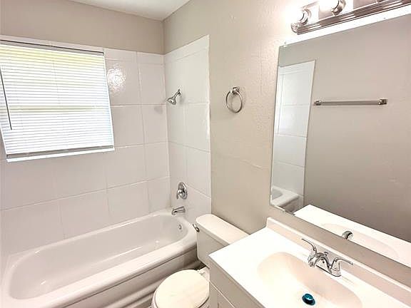 3rd image of 2610 San Diego Dr #2610