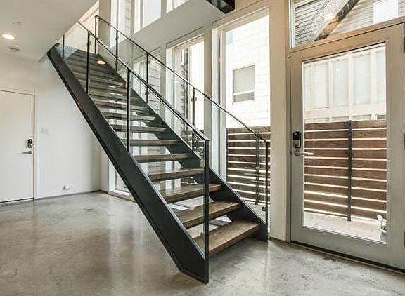 3rd image of 4206 Buena Vista St APT A