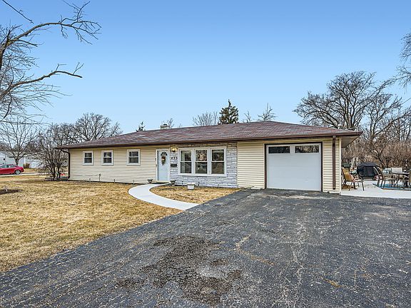 2nd image of 435 Hazelwood Ln