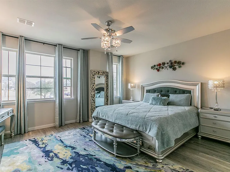 1015 Zachary Way — Photo 12