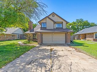 4377 Hemingway Dr, Grand Prairie, TX 75052