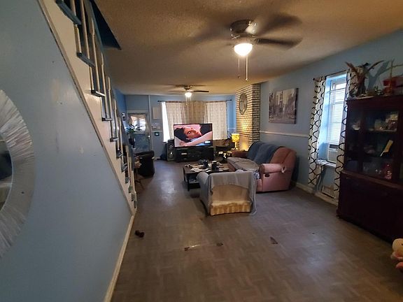 4th image of 2110 E Clementine St