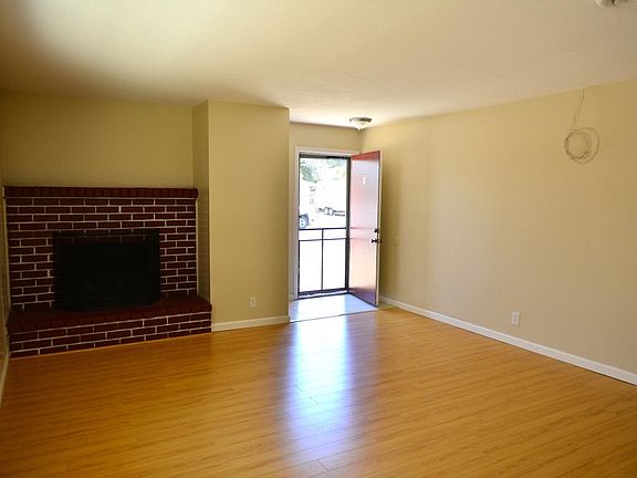 2nd image of 3817 Starview Dr APT 1