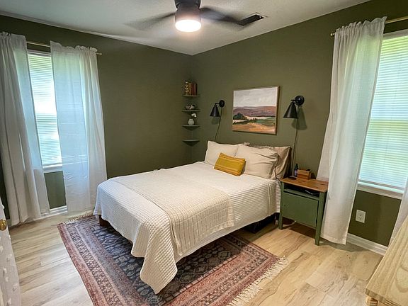 5th image of 5027 Maple Dr
