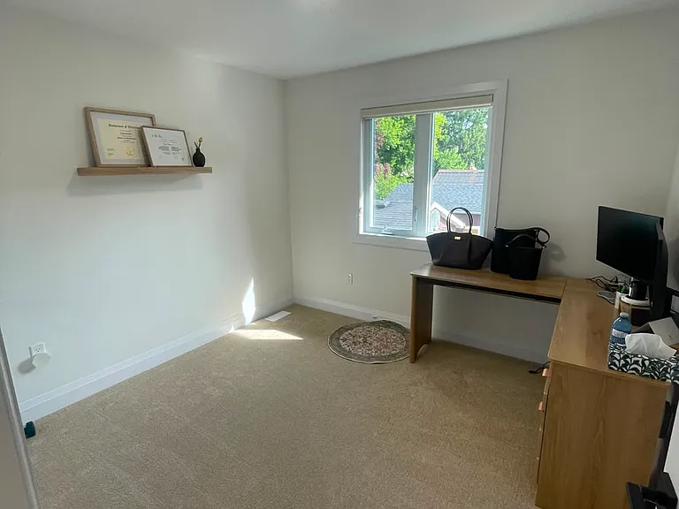 165 Tiffany St — Photo 14