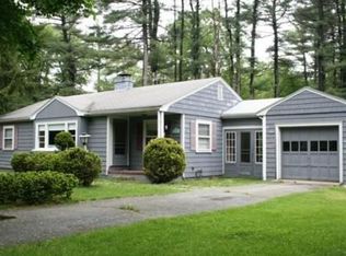 10 Mitchell Rd, Lynnfield, MA 01940