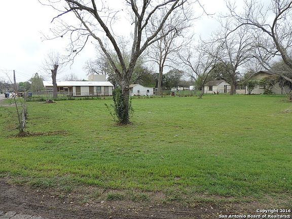 2nd image of 3311 Huth Dr