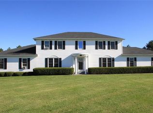 8817 Rollin Cir W, Batavia, NY 14020