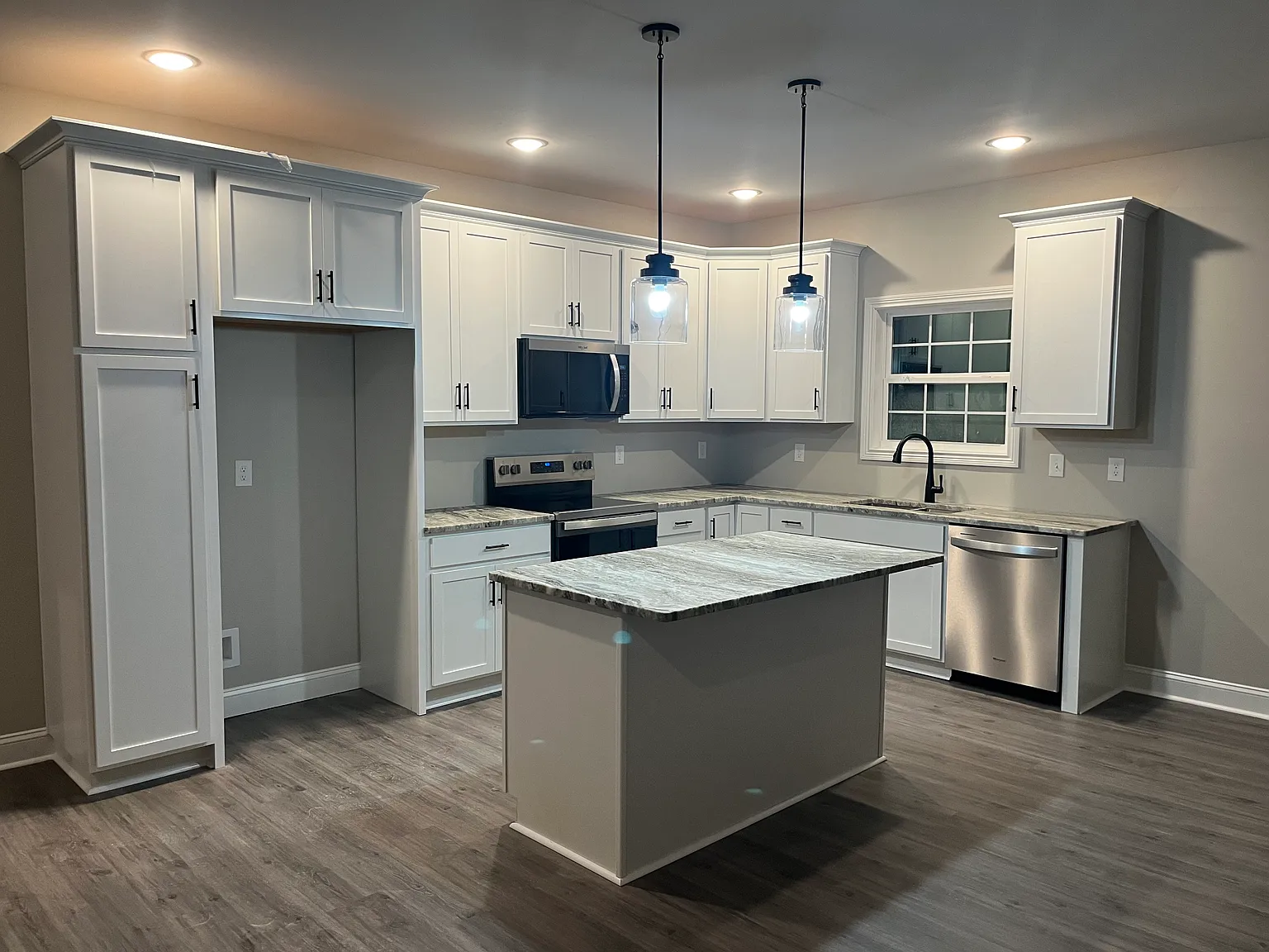 3 bed, 1550 sqft, $2,000 — Photo 1