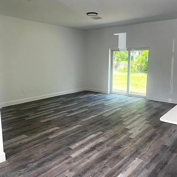1683 SW 3rd St — Photo 8