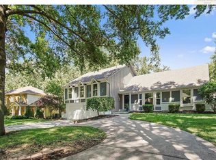 10135 Hardy Dr, Overland Park, KS 66212