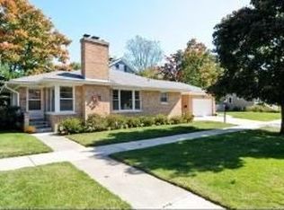 35 N June Ter, Lake Forest, IL 60045