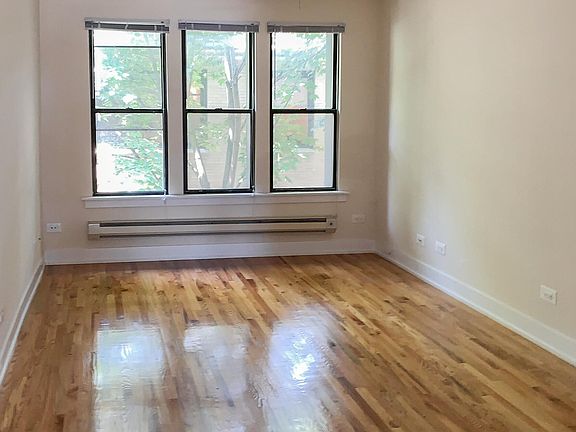 3rd image of 625 W Melrose St #3F