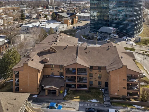 316 Savard Ave #206, Ottawa, ON K1L 7S2