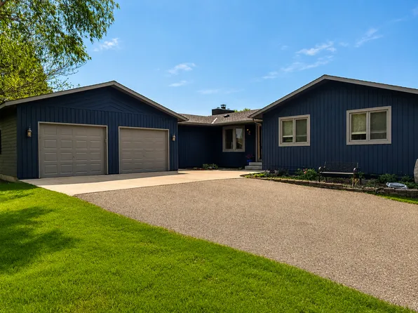 817 24th Ave SW, Willmar, MN 56201