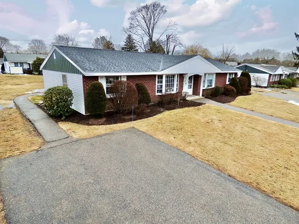 227 Colonel Bell Dr, Brockton, MA 02301