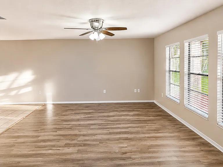 8419 Brandeis Cir E — Photo 2