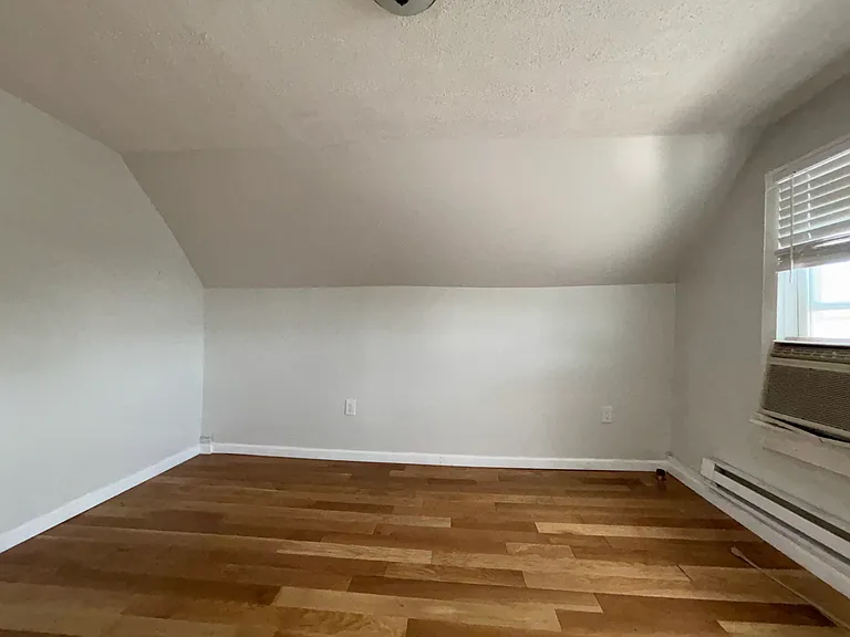 249 Rutter Ave #3 — Photo 3
