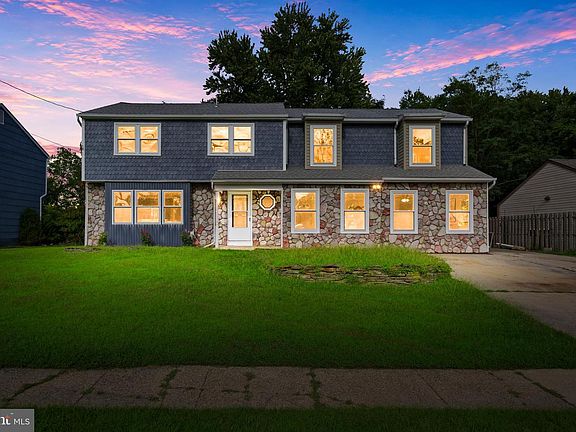 2nd image of 707 Linda Ave