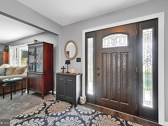 5th image of 73 Henne Rd