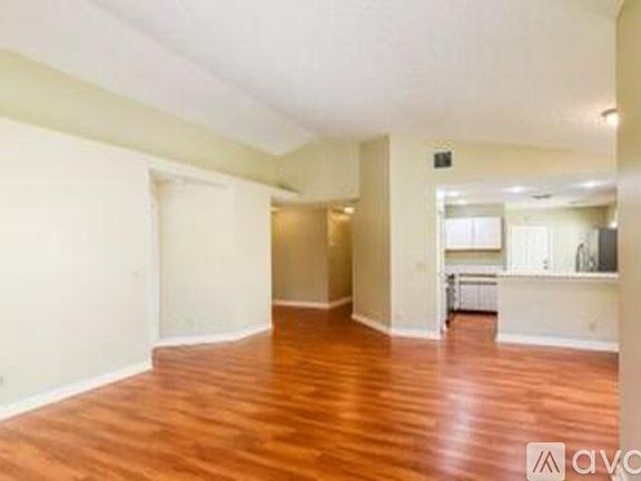 4th image of 8941 Lake Park Cir N