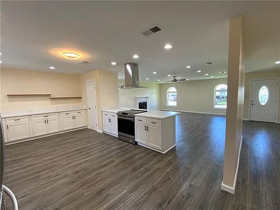 5th image of 523 Frisco Dr