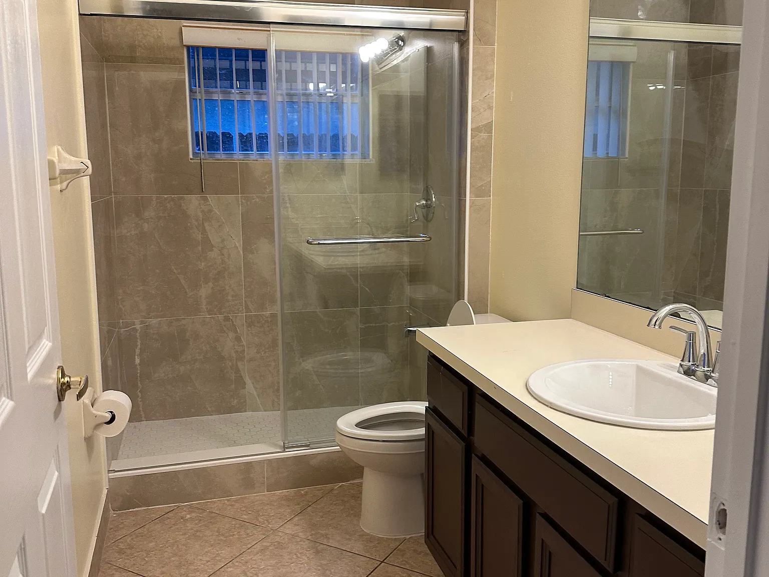 3 bed, 1394 sqft, $2,400 — Photo 3