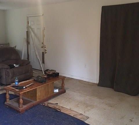 4th image of 33 Camelia Dr