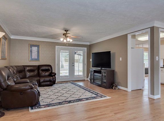 4th image of 318 Wedgewood Dr