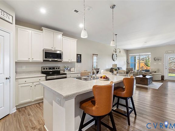 2nd image of 1409 Avondale Woods Dr
