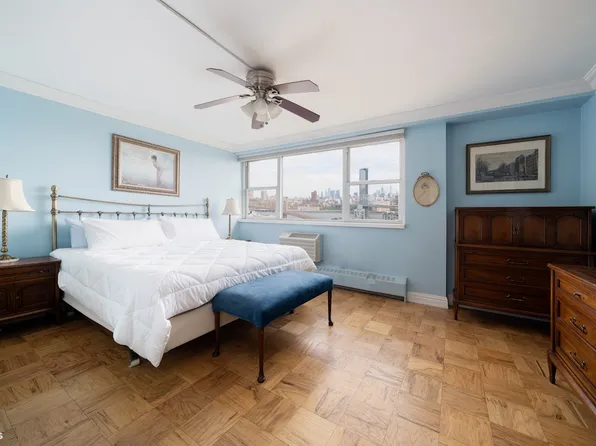 75 Henry Street image 8 of 9