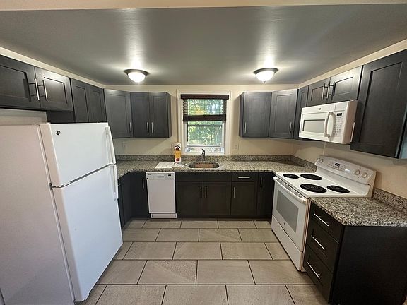 3rd image of 30 Yates St