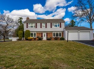 2 Orchid Ct, Somerset, NJ 08873