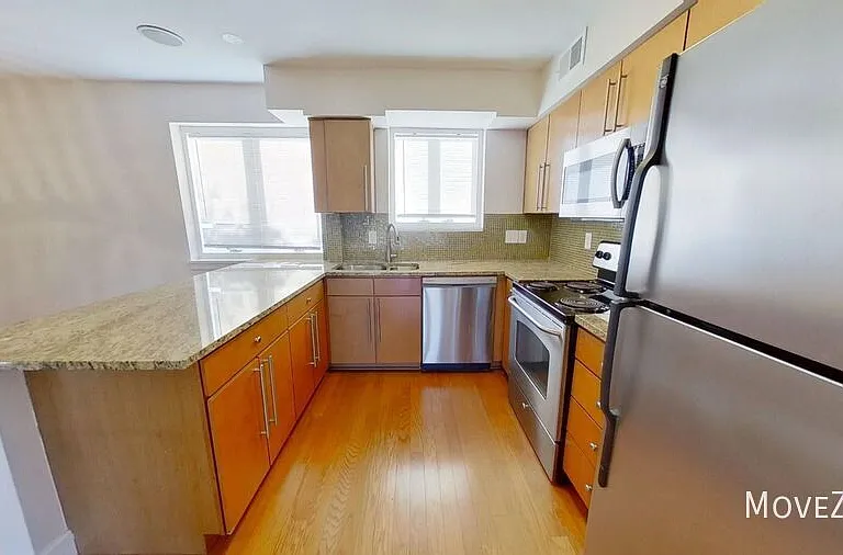 2425 Vail Ave #A19 — Photo 2