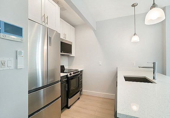 5th image of 975 Liberty Ave #2A