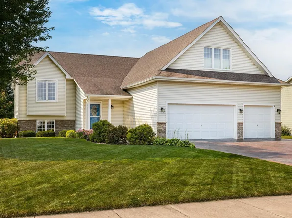 28582 Lakeside Dr, Lindstrom, MN 55045