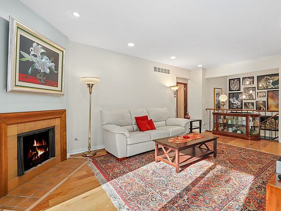 4th image of 239 Auburn Ct