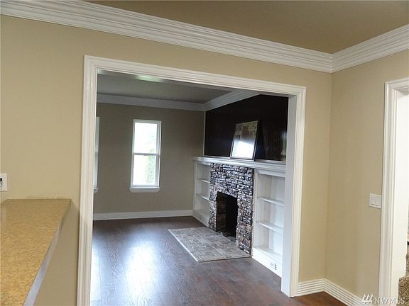 4th image of 10156 McKinley Ave E