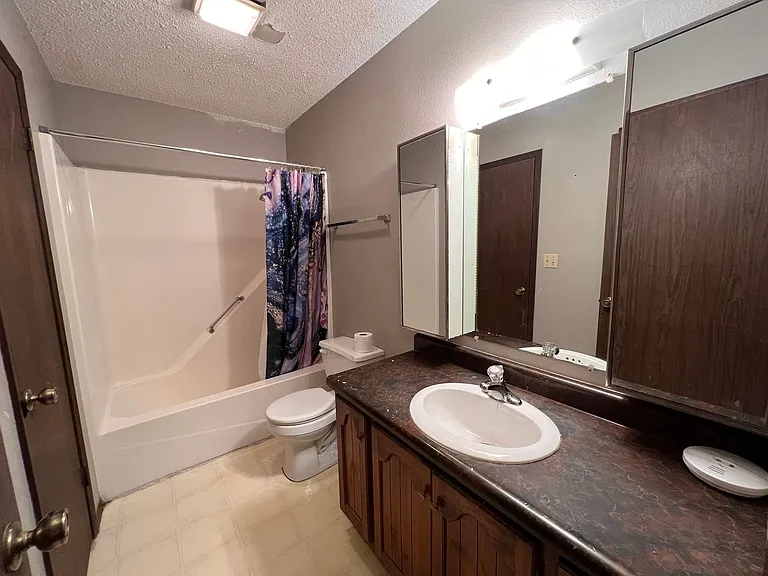 434 Hawaii Ct — Photo 23