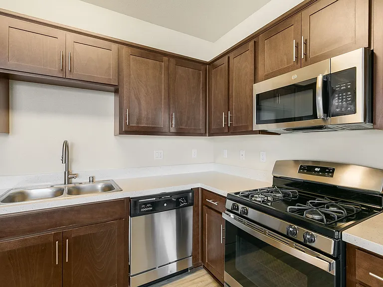 Luxe Ripon Apartments — Photo 18