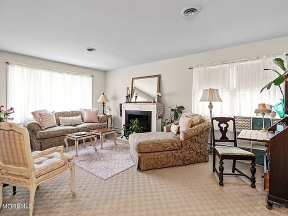 5th image of 24 Petunia Way