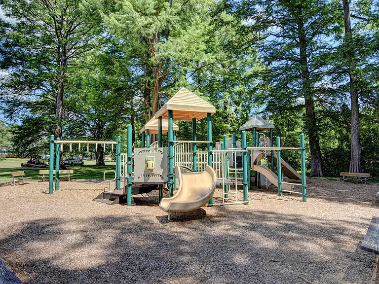 2107 Metts Ave — Photo 30