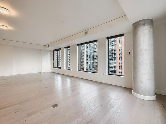 4th image of 1750 Wewatta St Unit 631