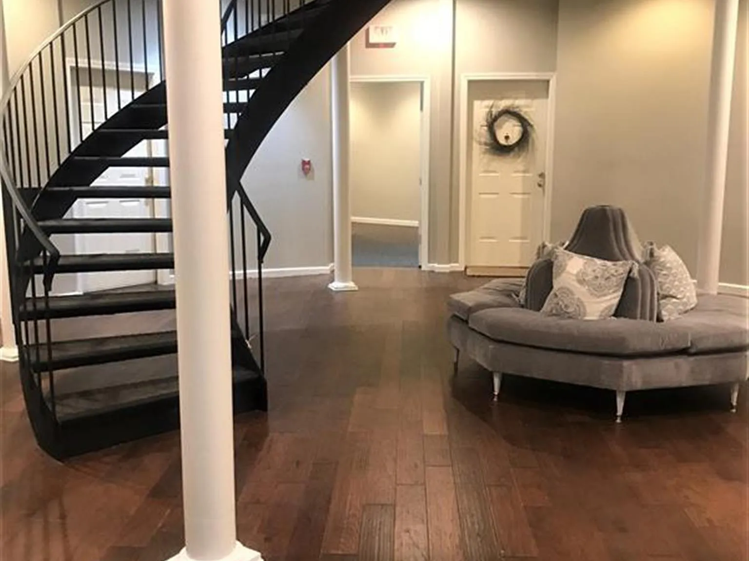 2 bed, 800 sqft, $3,800 — Photo 2