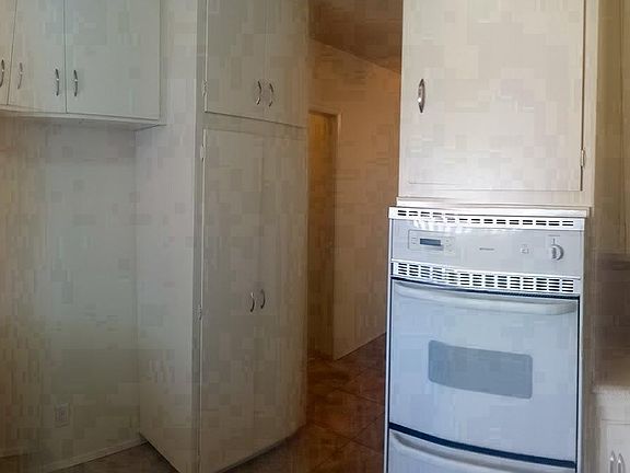 4th image of 511 S 1st Ave APT 6