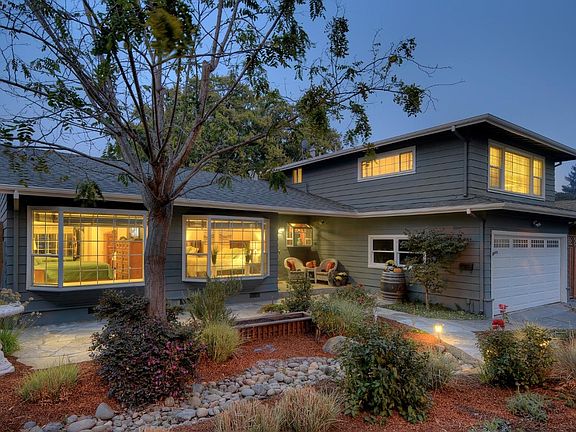 4th image of 1569 Mitchell Way