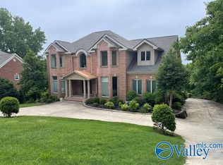 5 Saint Charles Rd SE, Huntsville, AL 35801